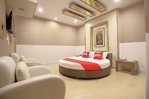 OYO 1002 Pinklao Resort