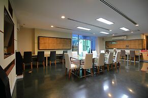 OYO 1002 Pinklao Resort