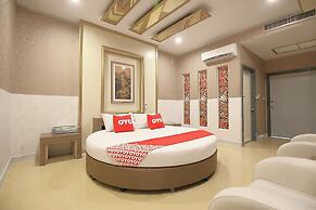 OYO 1002 Pinklao Resort