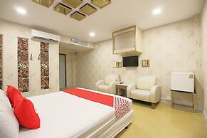 OYO 1002 Pinklao Resort