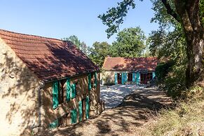 Dordogne Poolside Escape