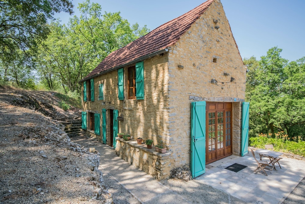Dordogne Poolside Escape
