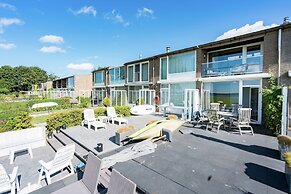 Cosy Holiday Home on Lake Veere