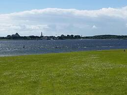 Cosy Holiday Home on Lake Veere