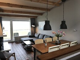 Cosy Holiday Home on Lake Veere