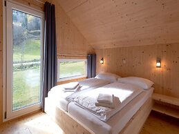 Welcoming Chalet With hot tub