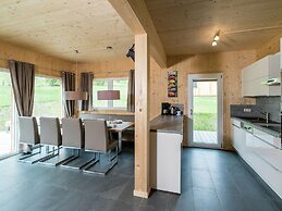 Welcoming Chalet With hot tub