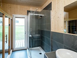 Welcoming Chalet With hot tub