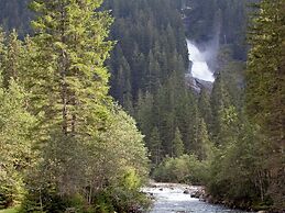 Luxurious Chalet in Pinzgau With Pool