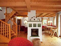 Quiet Chalet With Sauna in Konigsleiten
