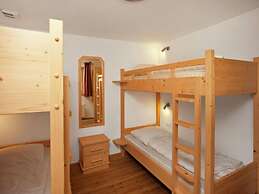 Quiet Chalet With Sauna in Konigsleiten