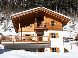 Quiet Chalet With Sauna in Konigsleiten