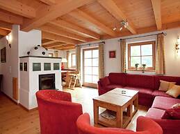 Quiet Chalet With Sauna in Konigsleiten