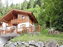 Quiet Chalet With Sauna in Konigsleiten