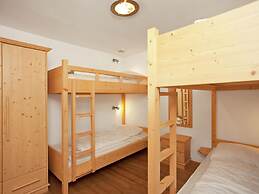 Quiet Chalet With Sauna in Konigsleiten