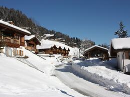 Quiet Chalet With Sauna in Konigsleiten