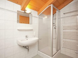 Quiet Chalet With Sauna in Konigsleiten