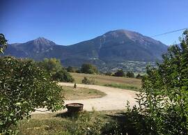 Peaceful Getaway in Teilhet