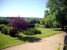 Peaceful Getaway in Teilhet