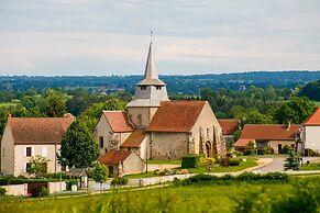 Peaceful Getaway in Teilhet