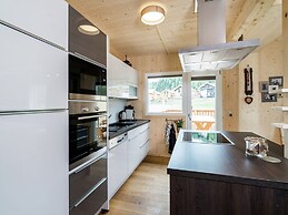 Luxurious Chalet in Sankt Georgen ob Murau with Hot Tub