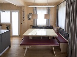 Luxurious Chalet in Sankt Georgen ob Murau with Hot Tub