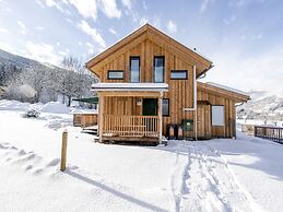 Luxurious Chalet in Sankt Georgen ob Murau with Hot Tub