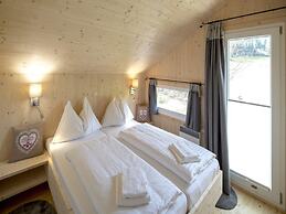 Luxurious Chalet in Sankt Georgen ob Murau with Hot Tub