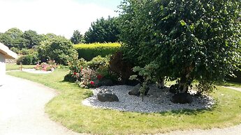 Peaceful Forest Stay in Pedernec