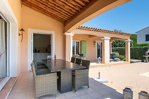 Holiday Home in Le Plan-de-la-tour With Pool