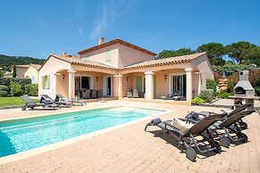 Holiday Home in Le Plan-de-la-tour With Pool