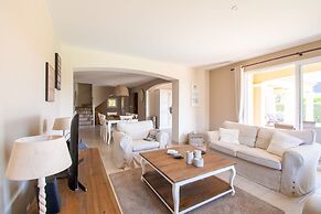 Holiday Home in Le Plan-de-la-tour With Pool