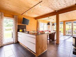 Luxurious Chalet in Sankt Georgen ob Murau with Hot Tub