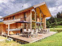 Luxurious Chalet in Sankt Georgen ob Murau with Hot Tub