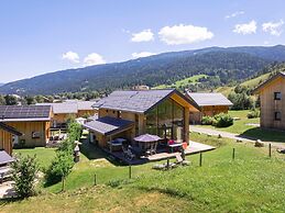Luxurious Chalet in Sankt Georgen ob Murau with Hot Tub