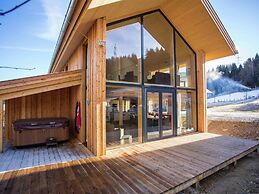 Luxurious Chalet in Sankt Georgen ob Murau with Hot Tub