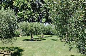 Holiday Home in Lacoste With Pool