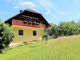 Cozy Apartment in Köttmannsdorf near Lake