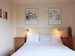 Spacious Holiday Home With Garden