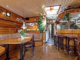 Unique Group Stay: Boat for 30