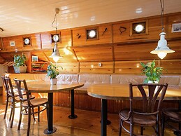 Unique Group Stay: Boat for 30