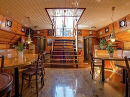 Unique Group Stay: Boat for 30