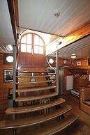 Unique Group Stay: Boat for 30