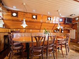 Unique Group Stay: Boat for 30