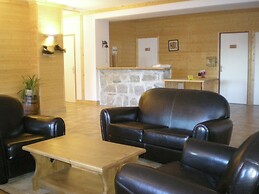 Cozy Chalet Stay w/ Pool