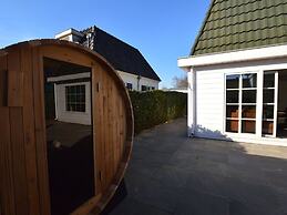 Luxuriously Furnished House With Sauna and Hot Tub Near the Efteling