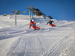 Apartment With Zillertal Alps Views