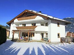 Apartment With Zillertal Alps Views