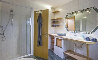 Apartment With Zillertal Alps Views