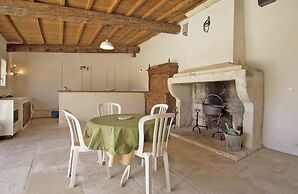 Vineyard Villa in Montfrin